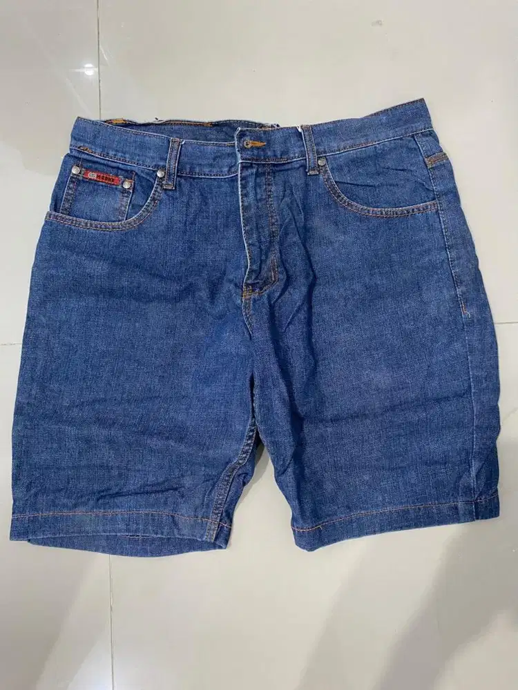 Celana jeans pendek
