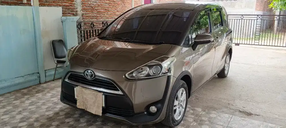 Toyota Sienta type G manual
