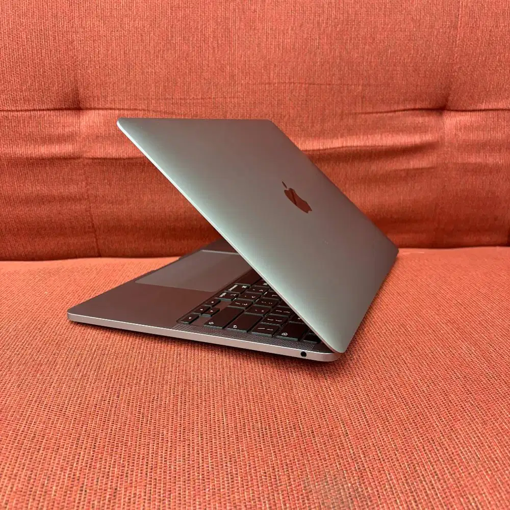 MacBook Pro 13 inch, M2 2022 RAM 8/256GB second