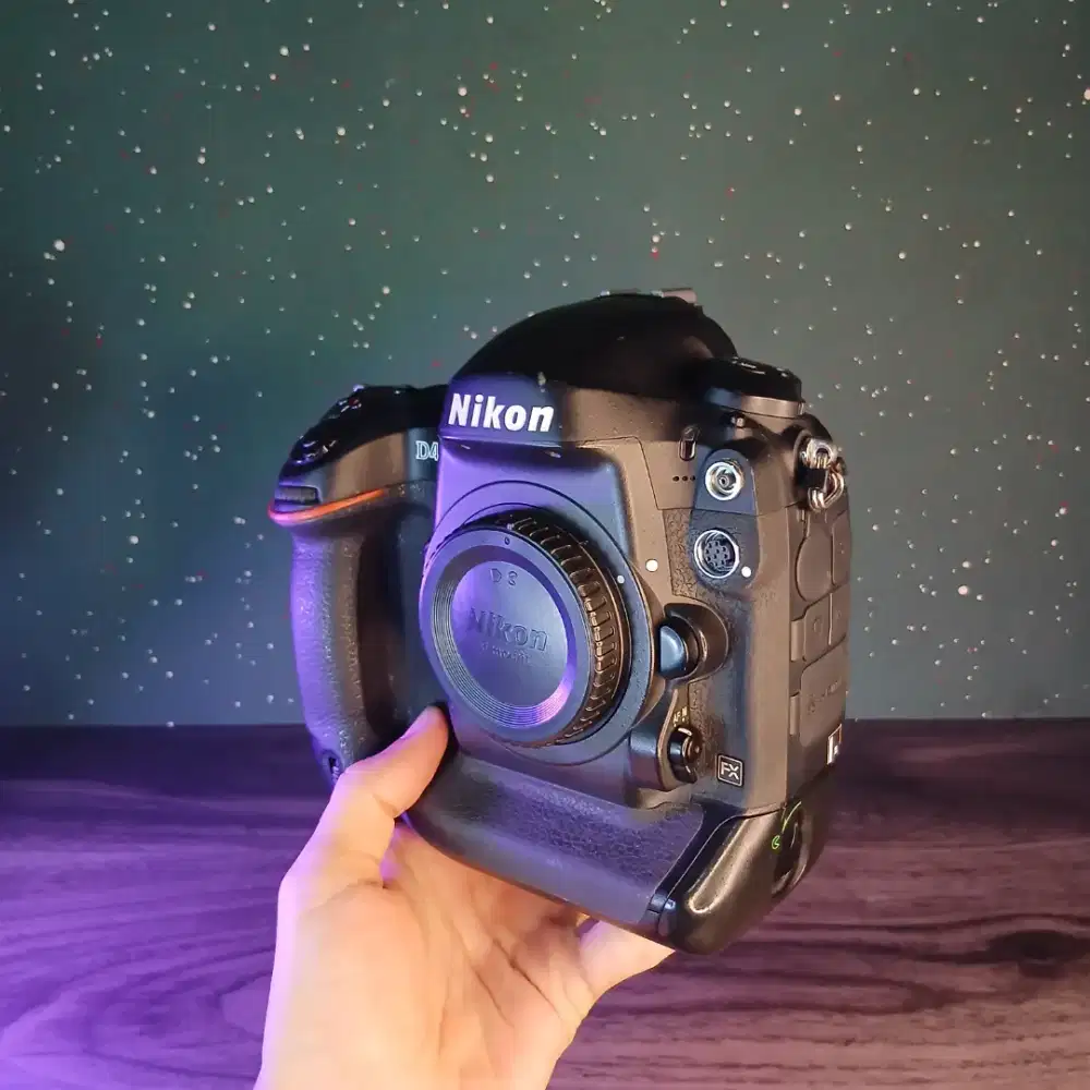 !!FLAGSHIP!! NIKON D4 BLACK FULLSETBOX GOOD CONDITION