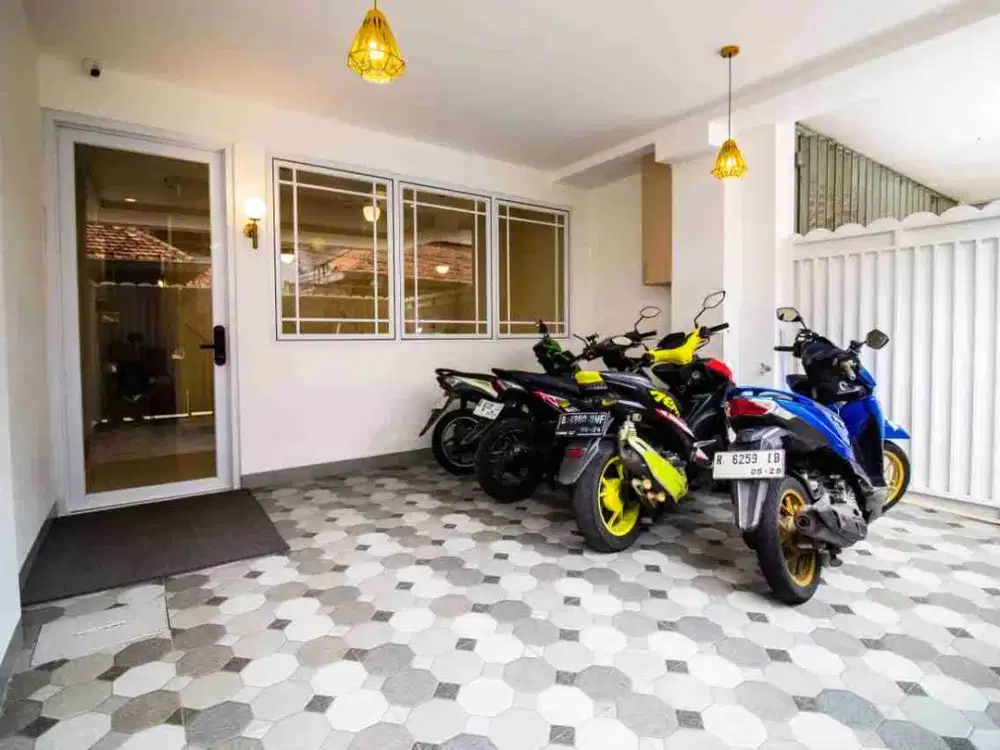 Dijual kost-kostan strategis bangunan baru full occupancy