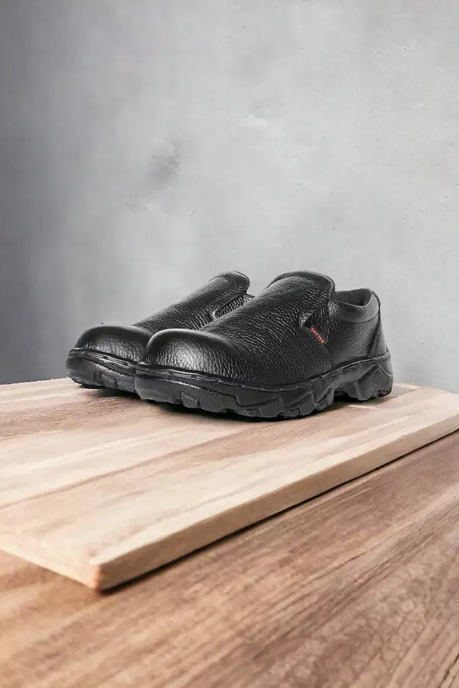 Spesial Sepatu safety pekerja gudang ekspedisi Palu