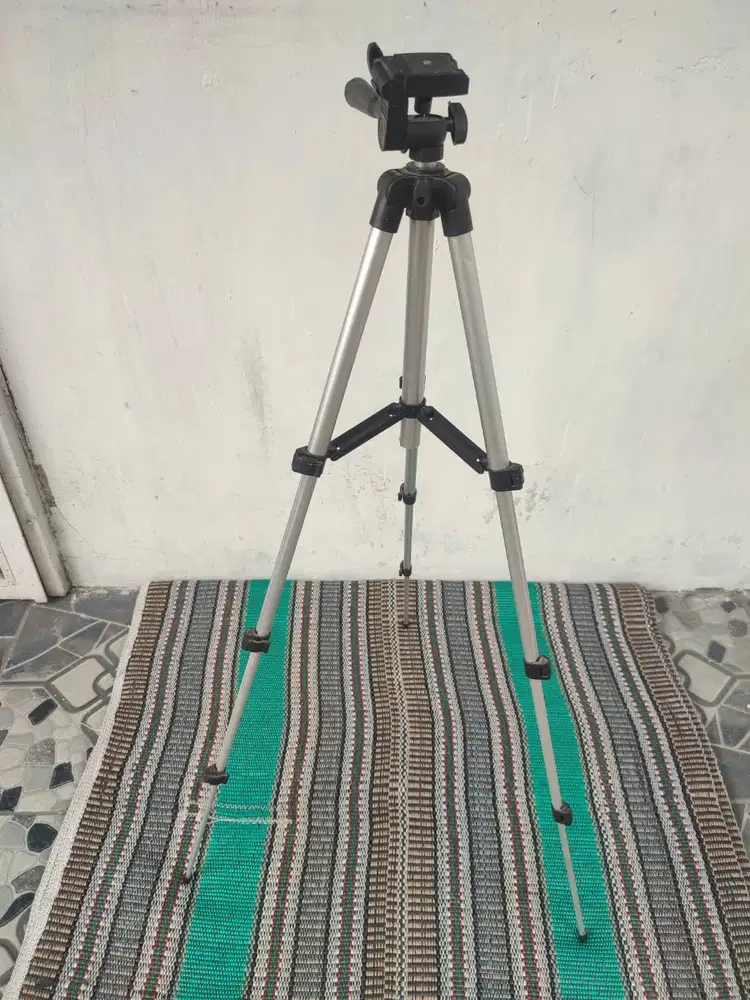 Tripod Stand 1 Meter Murah (Minus Longgar & Tanpa Holder)