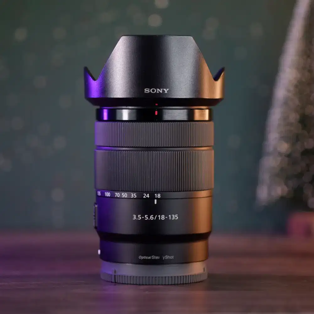 Sony E 18-135mm OSS/Lensa Sapujagad Sony