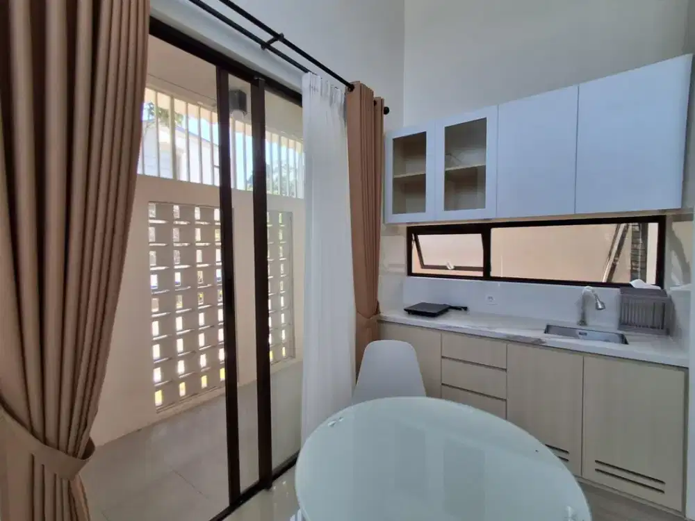JUAL CEPAT!!  TURUN HARGA !!! Cluster Bellefleur Fully Furnished posisi hook, Siap Huni Citra Garden Serpong. CISAUK BSD