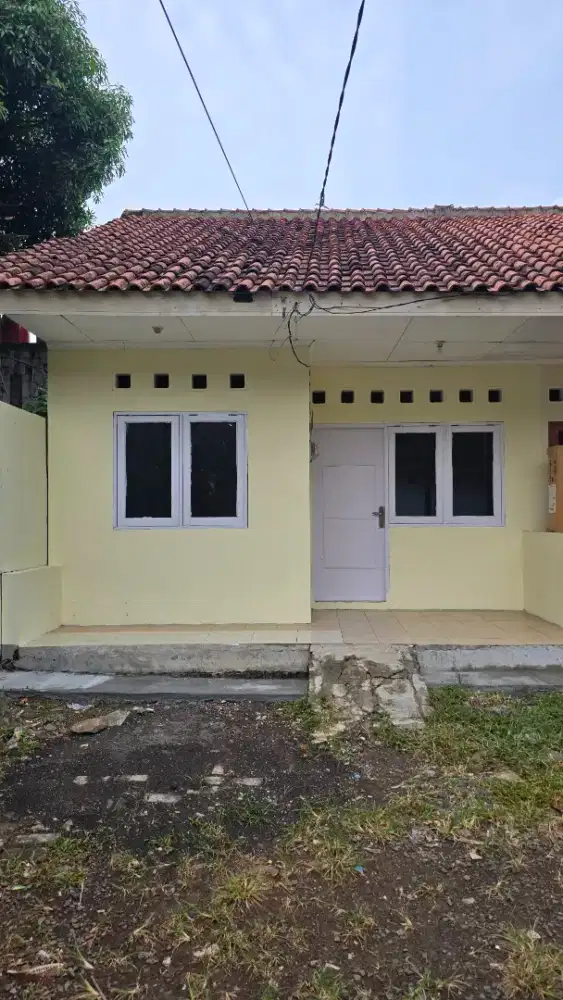 DI SEWAKAN RUMAH MOCH KAHFI 1 (2 KT BESAR, PARKIR LUAS! DEKAT MRT)
