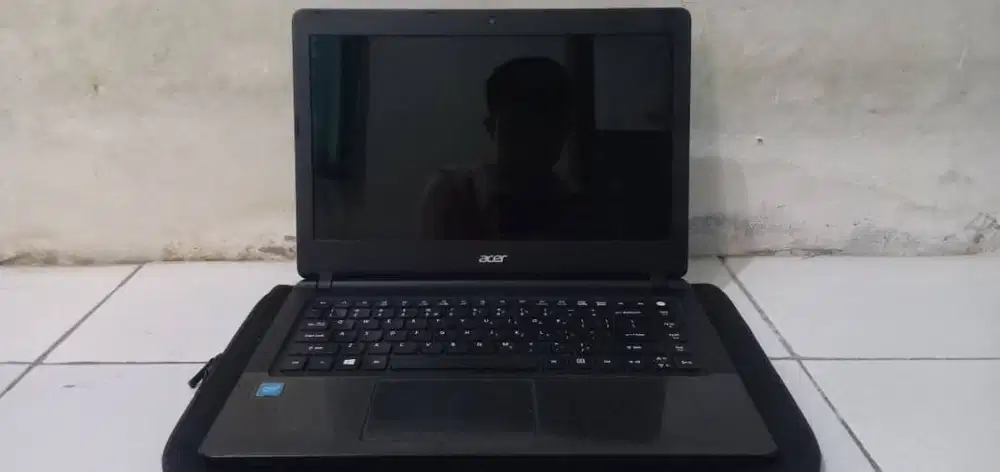 Laptop Acer ES1-432, Celeron N3350, RAM 10GB HDD 500GB, MULUS NO MINUS