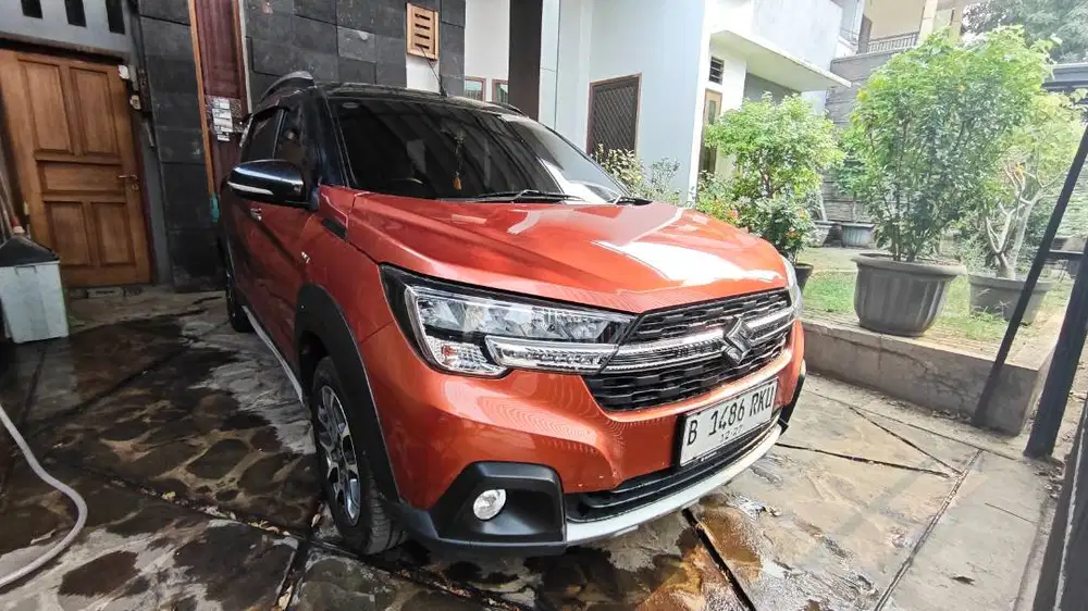 Suzuki XL7 Alpha AT 2022 – Orange Metallic 2-Tone – KM 49rb – Jakarta
