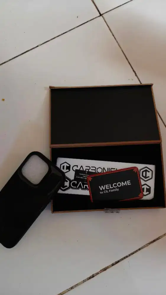 armor case Carbonislyfe for iPhone 16 Pro