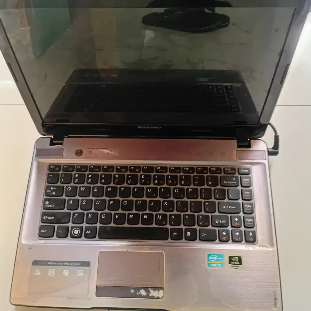 Laptop Bekas Masih Nyala