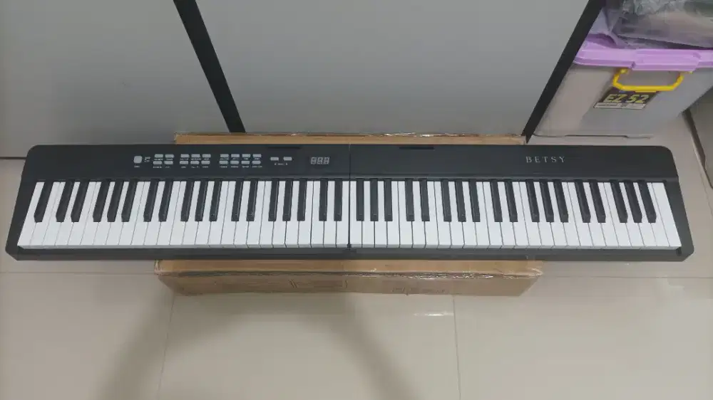 PIANO LIPAT BETSY B170 88 KEYS FOLDING PIANO