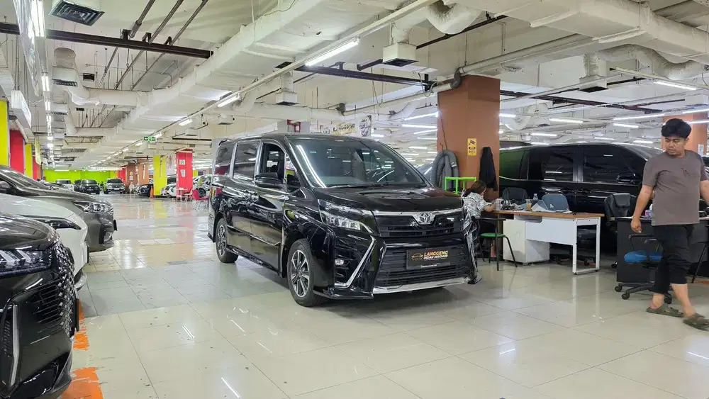 Toyota Voxy 2021