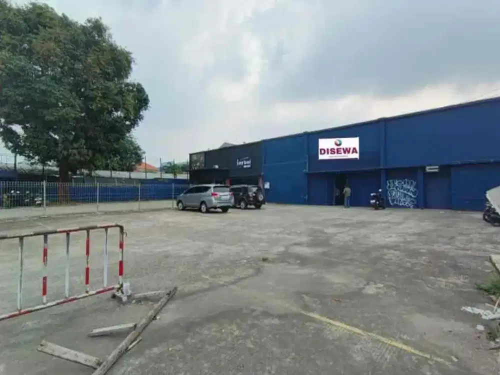 Disewakan Gudang/Ruang Usaha di pinggir jalan utama di Jatibening Bekasi
