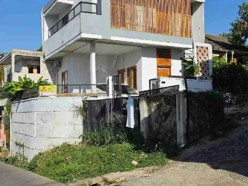 Jual Rumah 2 Lantai dekat RS Hermina Arcamanik .