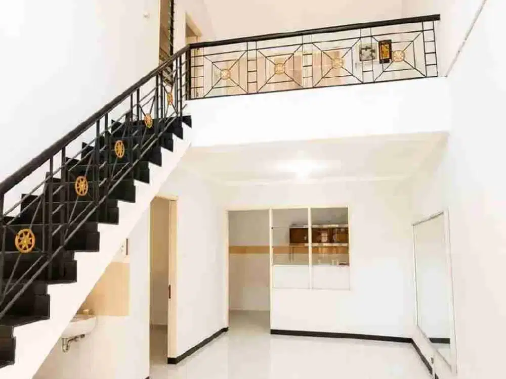 Dijual Murah Rumah Taman Mutiara Pakuwon City Cluster Depan dekat Park Shanghai Surabaya Timur