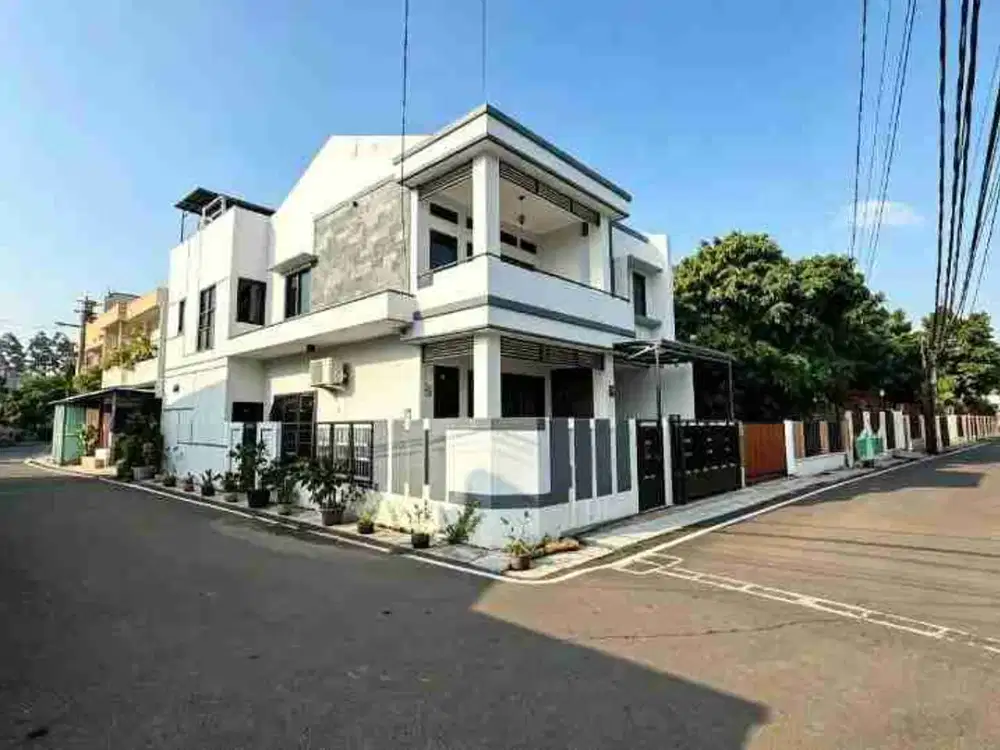 Dijual Rumah Hook 2,5 Lantai Duren Sawit – SHM IMB Lengkap, 5KT 3KM, Carport 2 Mobil – Rp2,2 M Nego