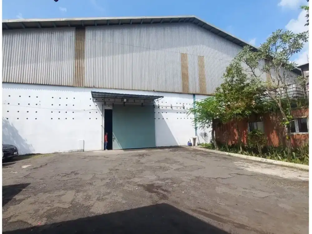 Dijual Eks Pabrik Strateis di Jalan Raya Cipeundeauy, Subang, Jawa Barat
