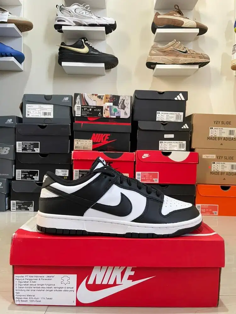 Nike Dunk Panda (Size 44.5) BNIB Original 100%