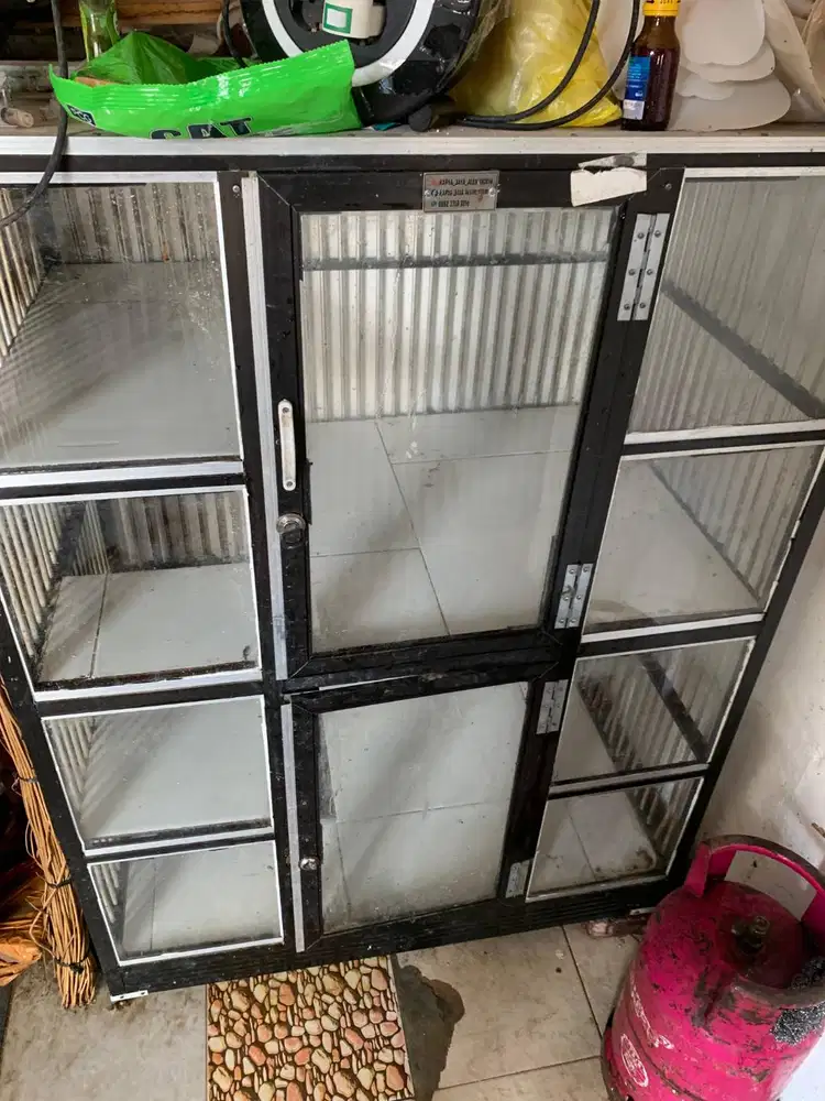 Kandang Kucing Kaca Alumunium Kondisi Apa Adanya Temanggung