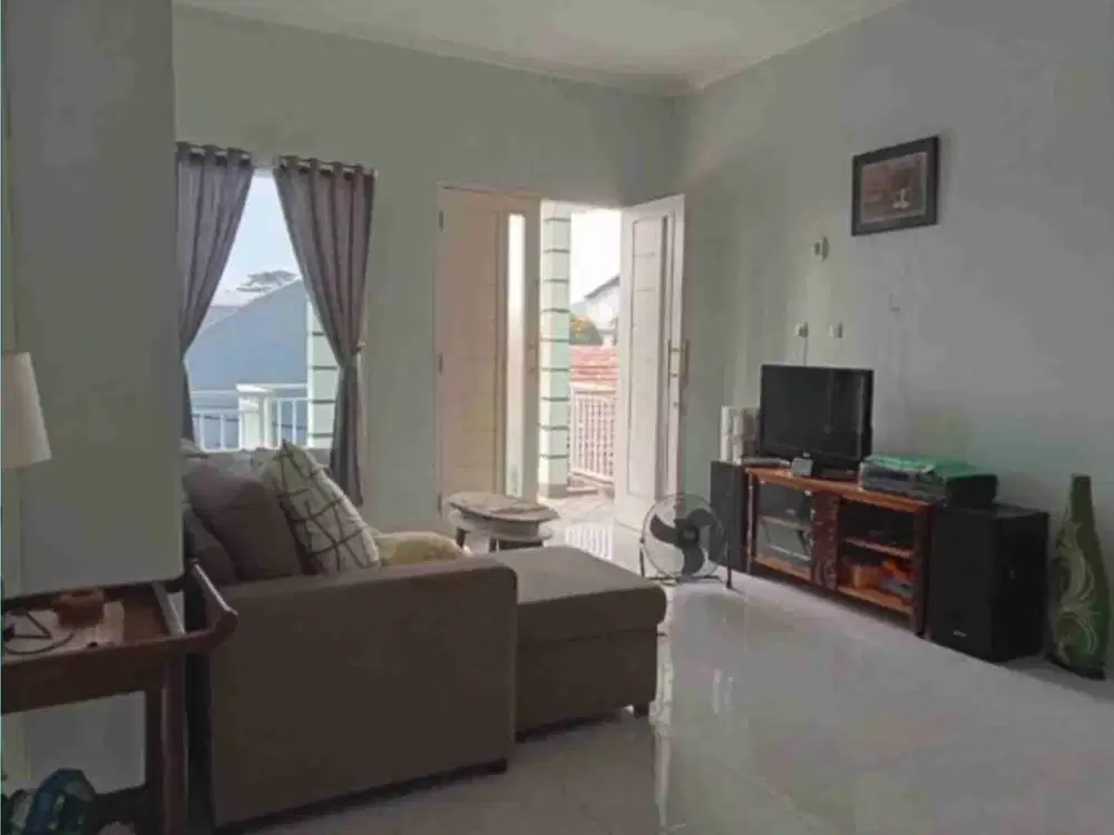 RUMAH 2 LANTAI SIAP HUNI