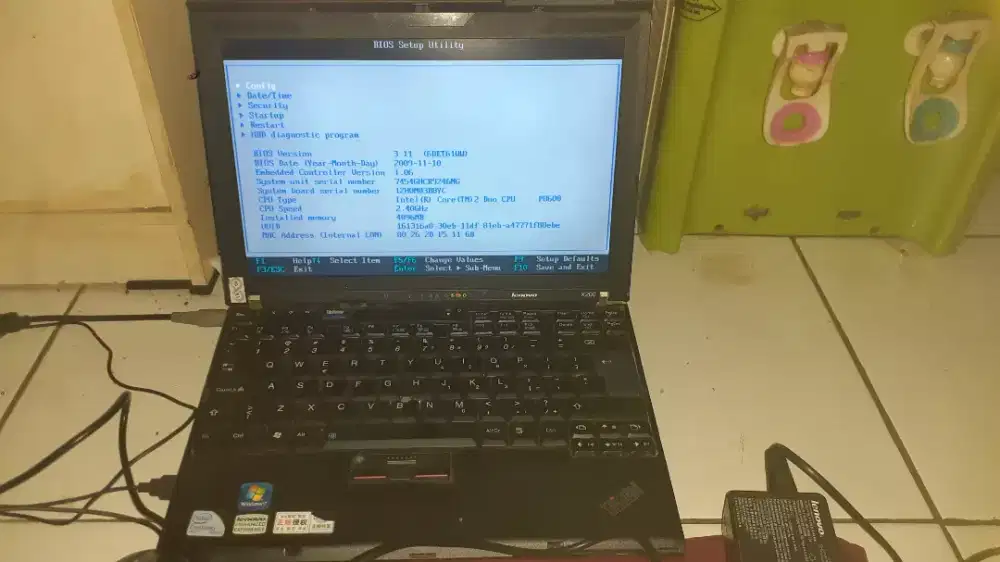 Laptop Lenovo Thinkpad X200 ram 2gb layar 12 inchi minus