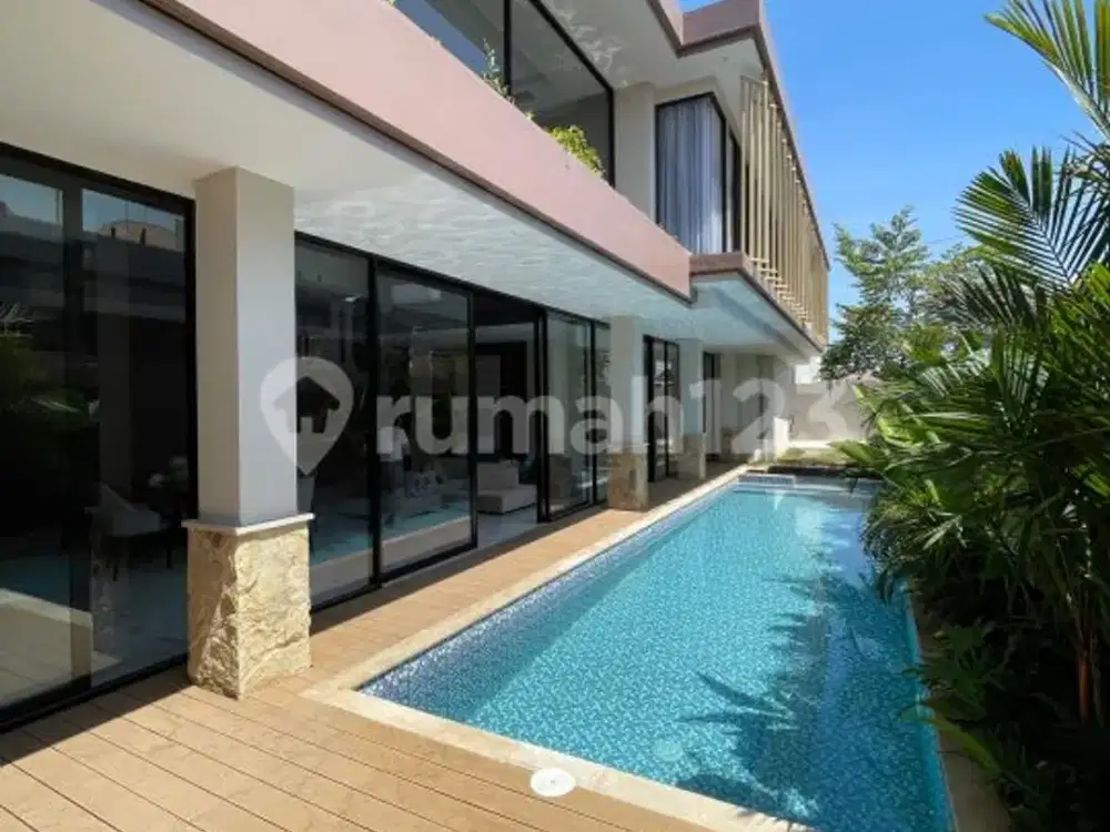 Luxury Modern Home With Rooftop & Pool In South Denpasar
