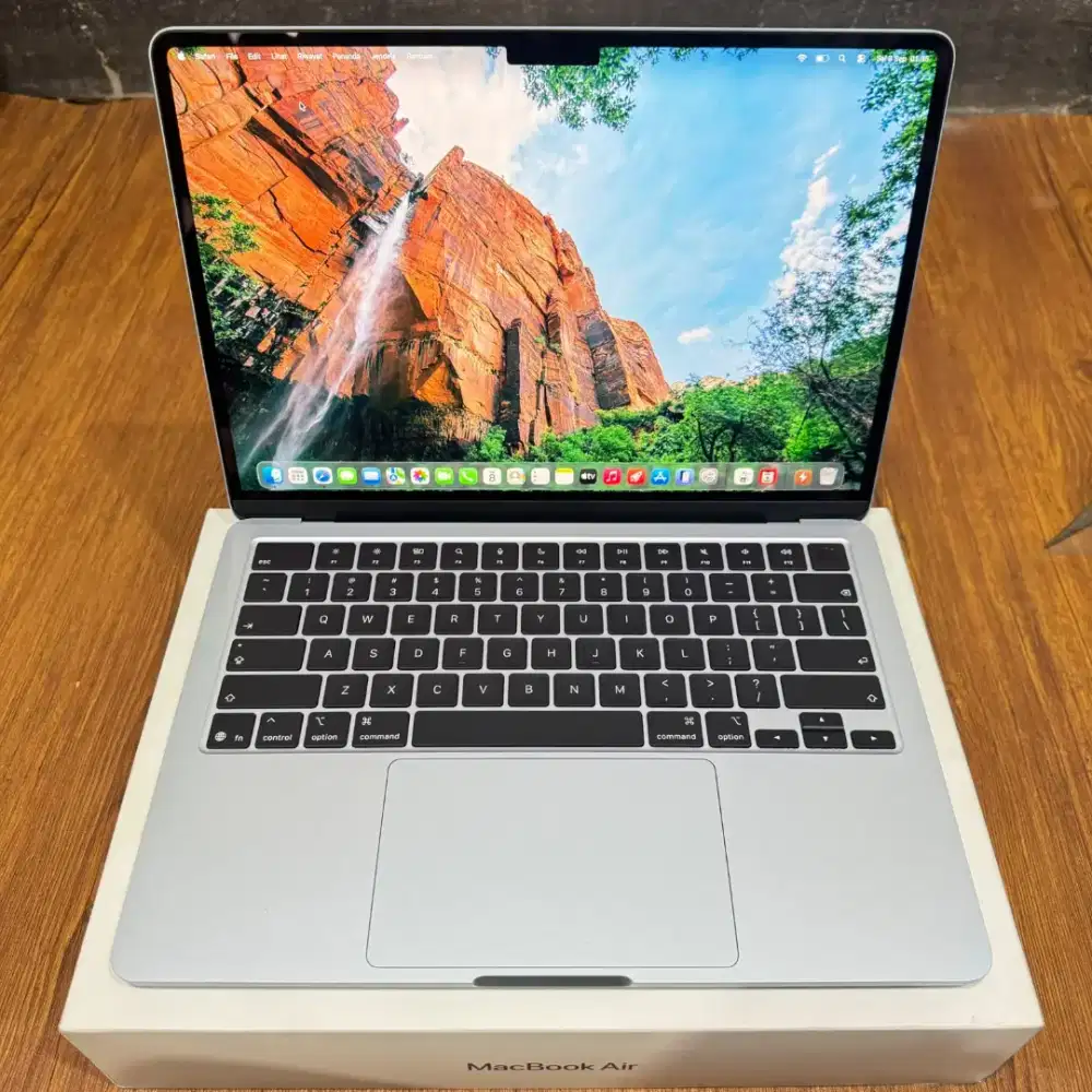 Macbook air m5 13 inch ram 16 ssd 512 like new garansi panjang