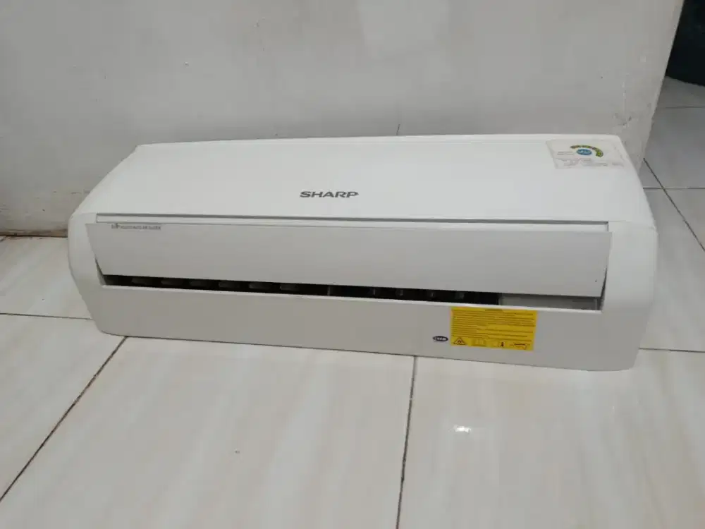 AC Sharp 1/2pk  masih dingin bangt