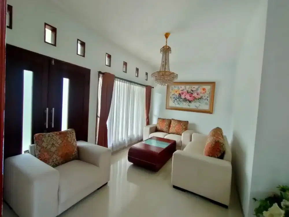 Rumah Lux di Buahbatu Regency Dekat Tol