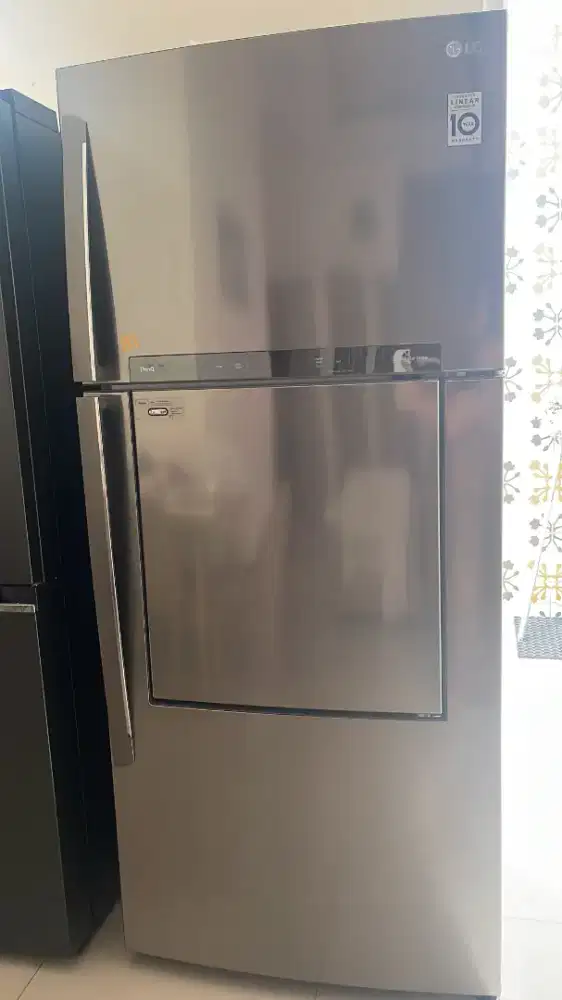 Kulkas LG GN-A702HLHU Inverter Door-in-Door Jumbo Murah Mulus
