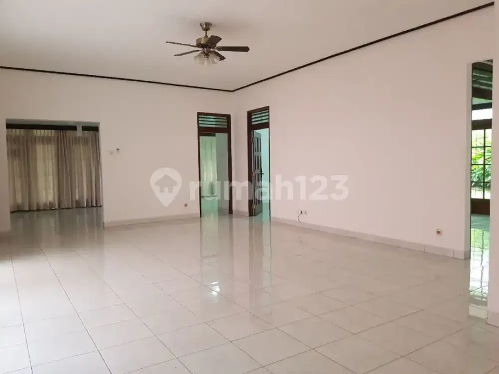 Rumah Dijual di Daerah Tenang dan Asri di Cipete