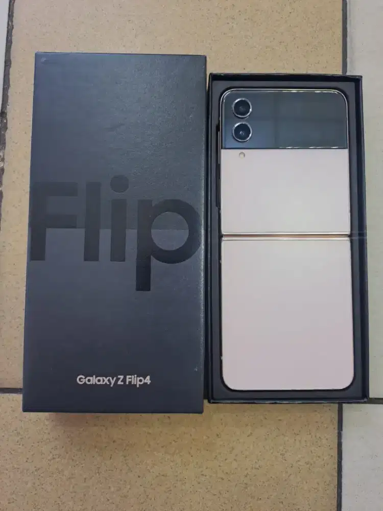 Samsung galaxy flip 4 8/128