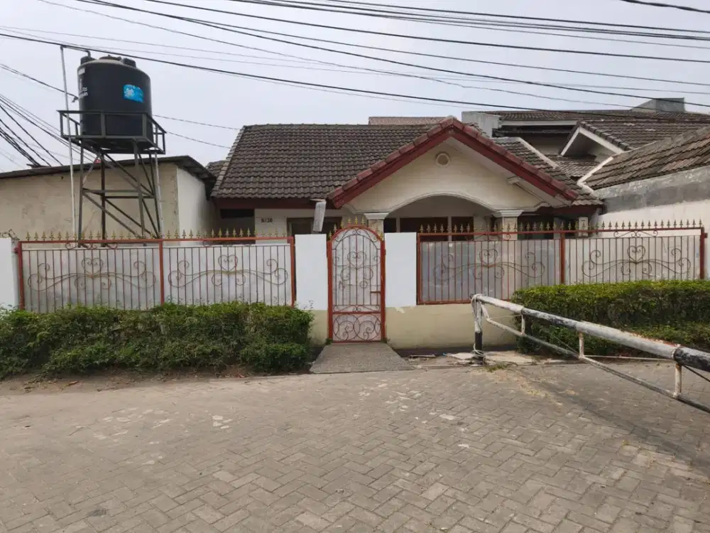 Dijual Cepat Rumah Barata Bangun Reksa Indah 2, Hoek, LT 209 m², LB 180 m², 3+1 KT, Rp 2.2 M Nego