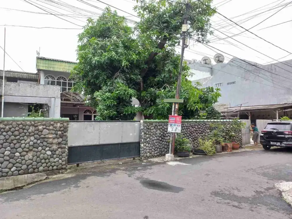 Rumah dengan lokasi strategis