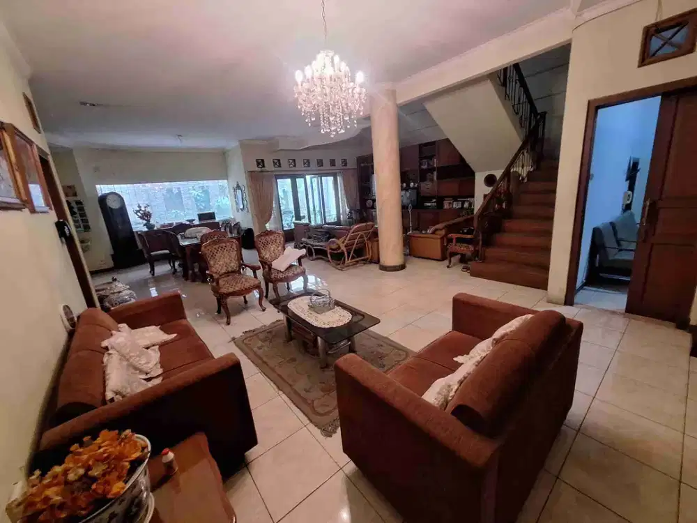 Dijual Cepat Rumah Lux Terawat Di Mainroad Buah Batu 1 Arah Bandung