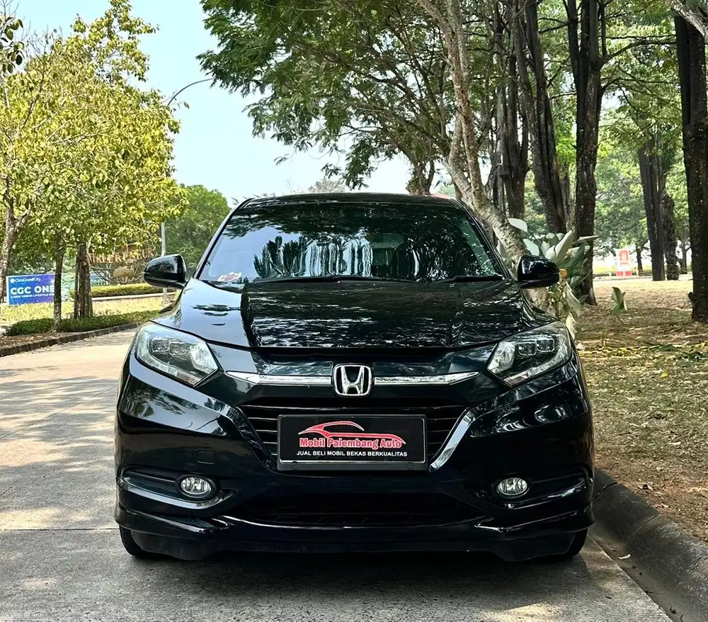 Honda Hrv Prestige matic 2017 km rendah 70rb mulus terawat sekali