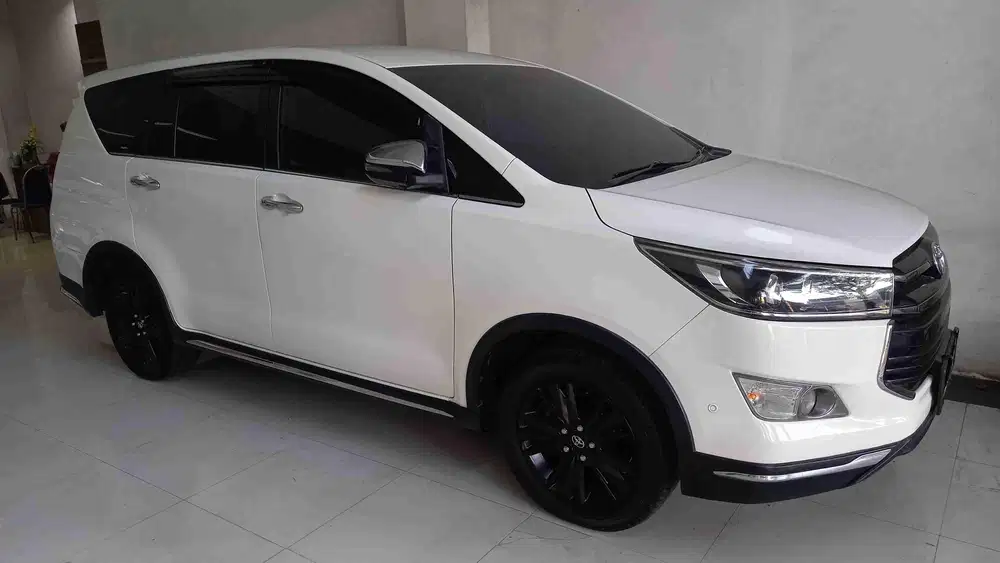 Toyota Reborn 2.4 Venturer diesel A/T 2018