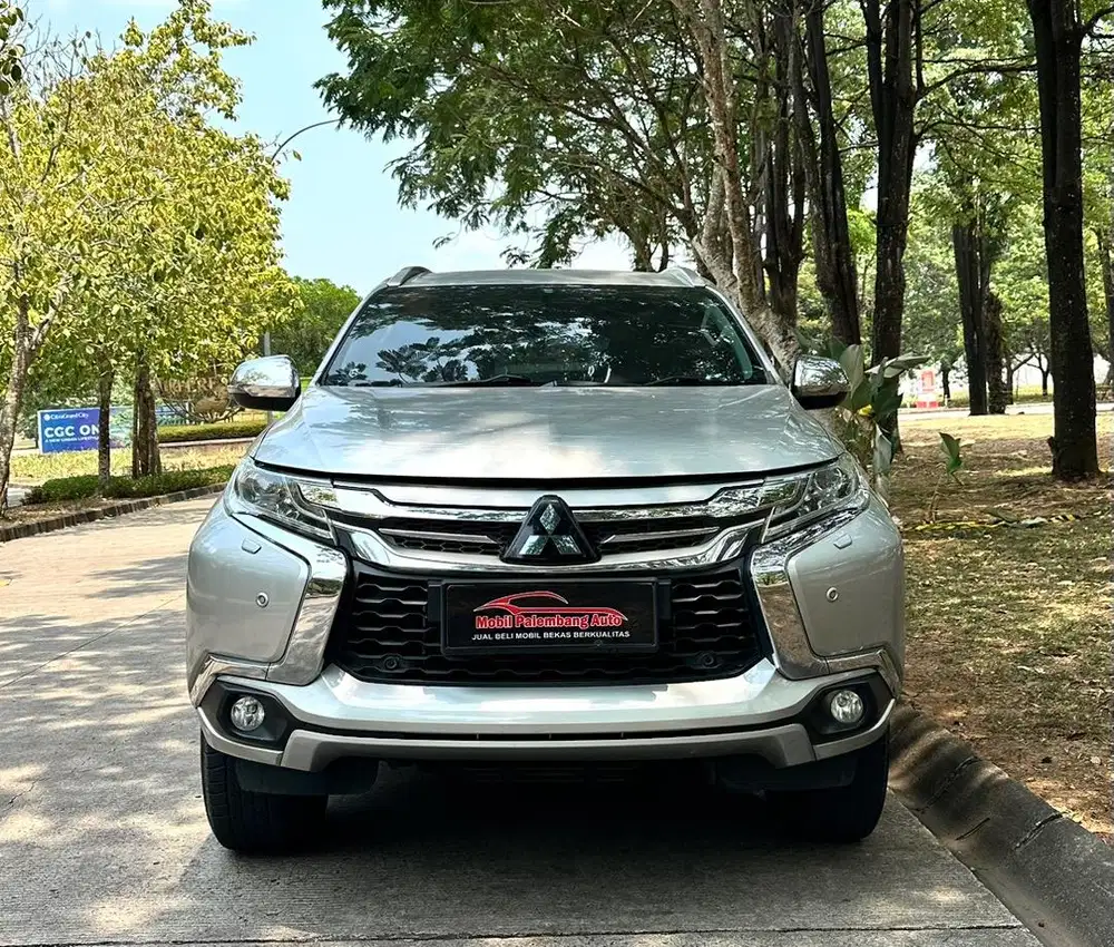 Mitsubishi Pajero Sport dakar Ultimate 2017 km rendah mulus sekali
