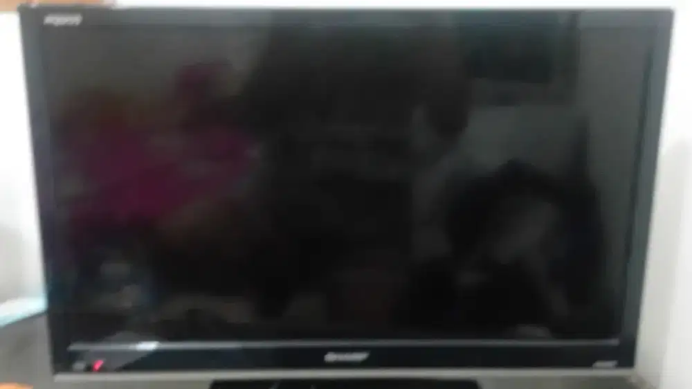 Dijual Cepat TV Sharp 24 Inch kondisi baik COD aja