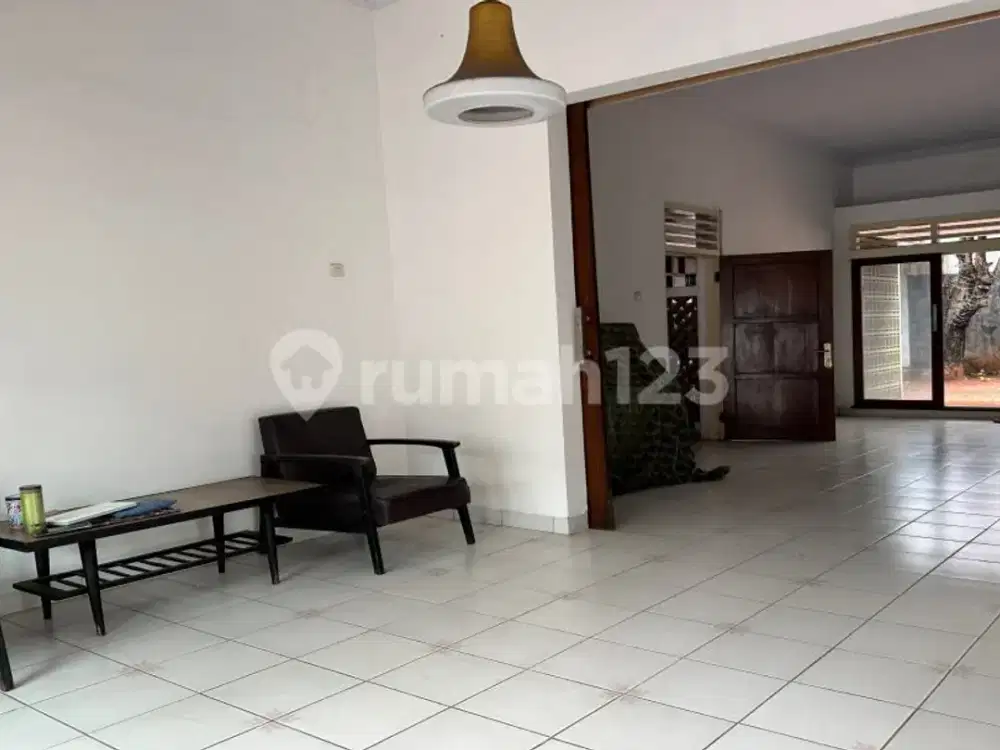 Dijual Rumah Tua Hitung Tanah Harga Sangat Special Lokasi Premium