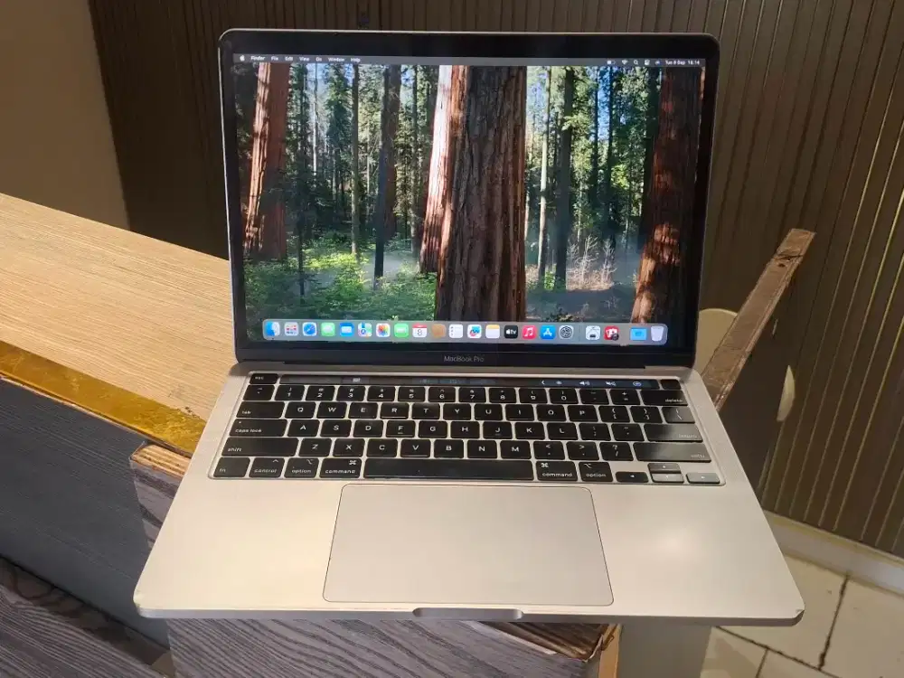 Macbook Pro 2020 Toucbar/ Intel Core i5/Ram 8/256 GB