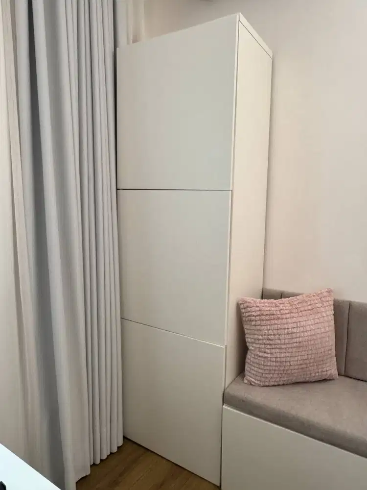 Lemari Penyimpanan Tinggi – IKEA BESTÅ
