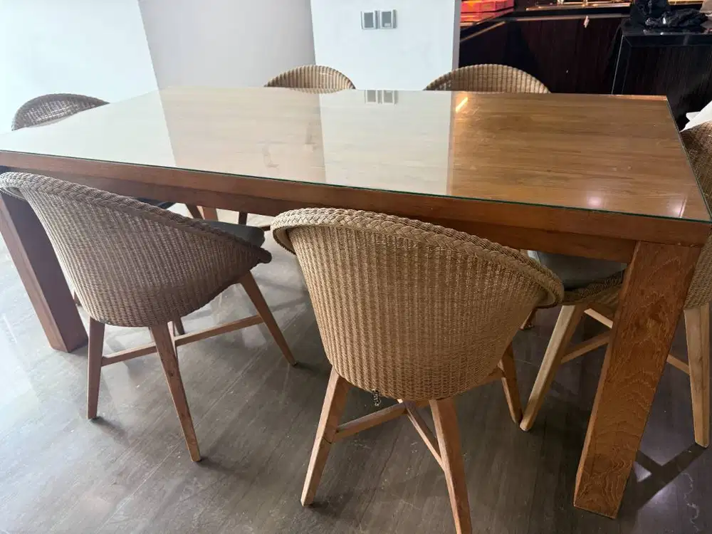 Meja Makan / Dining Table