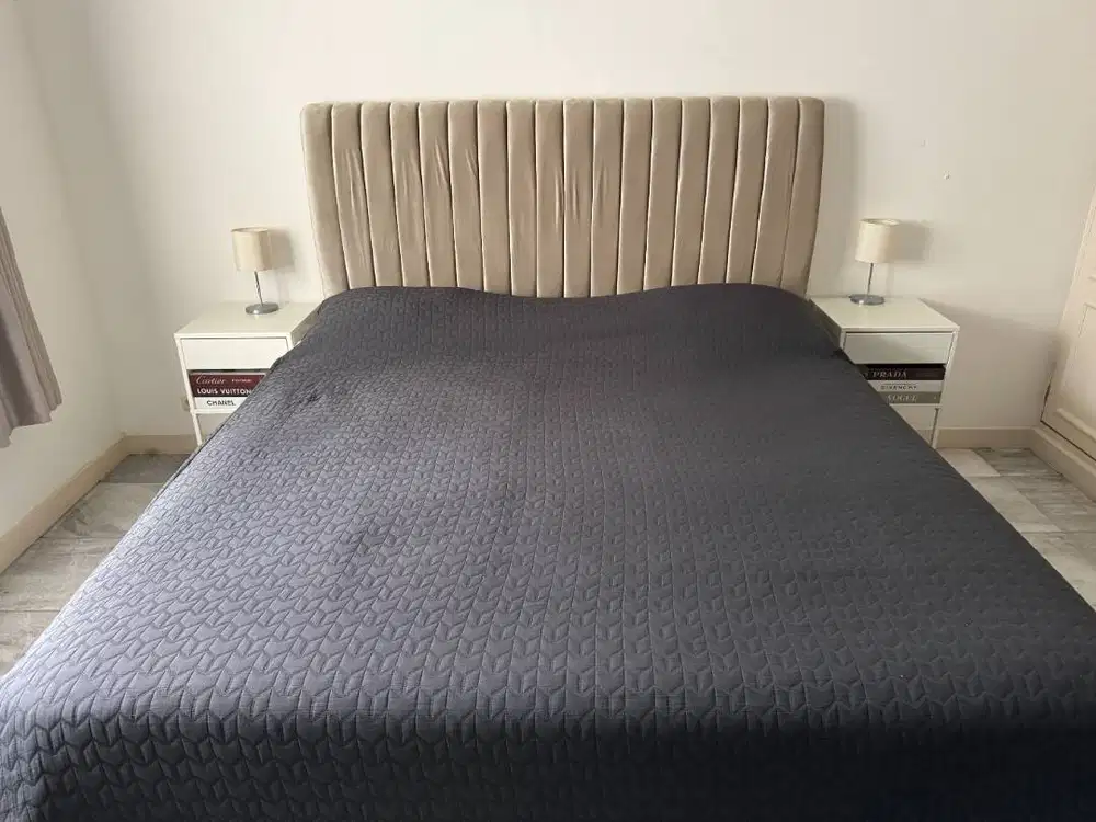 Rangka Tempat Tidur Custom 180 cm dengan Headboard