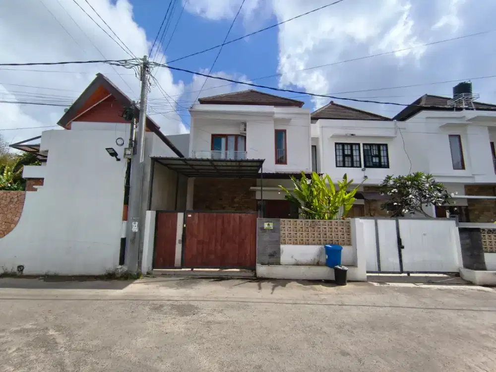 Rumah sewa 2 lantai di Taman Girya, Jimbaran | perumahan | akses jalan lebar | cocok untuk tempat hunian