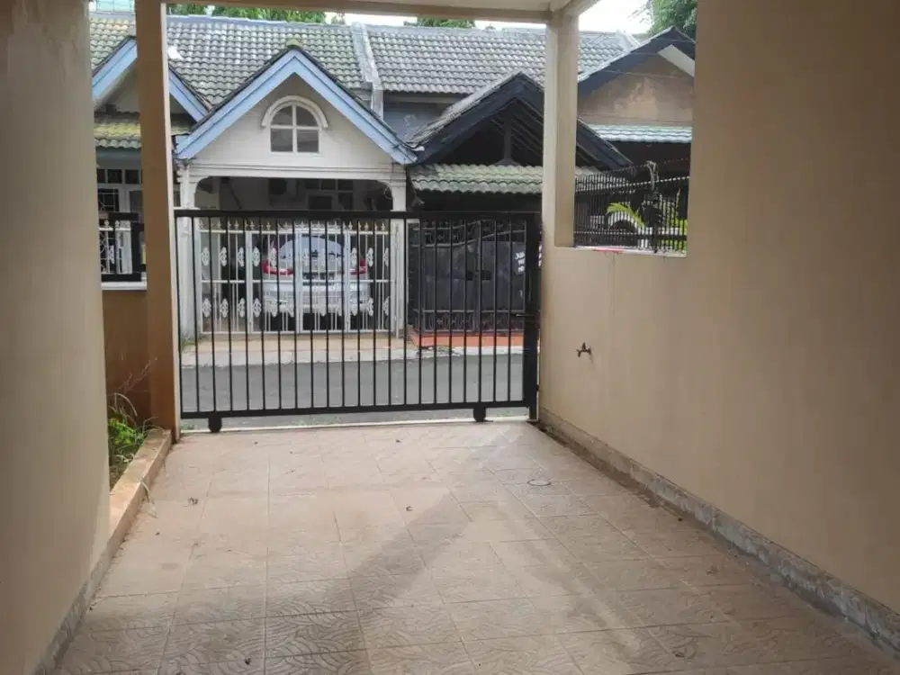 Dijual Cepat Rumah 2 lantai Hoek di Nusaloka BSD Tangerang Selatan