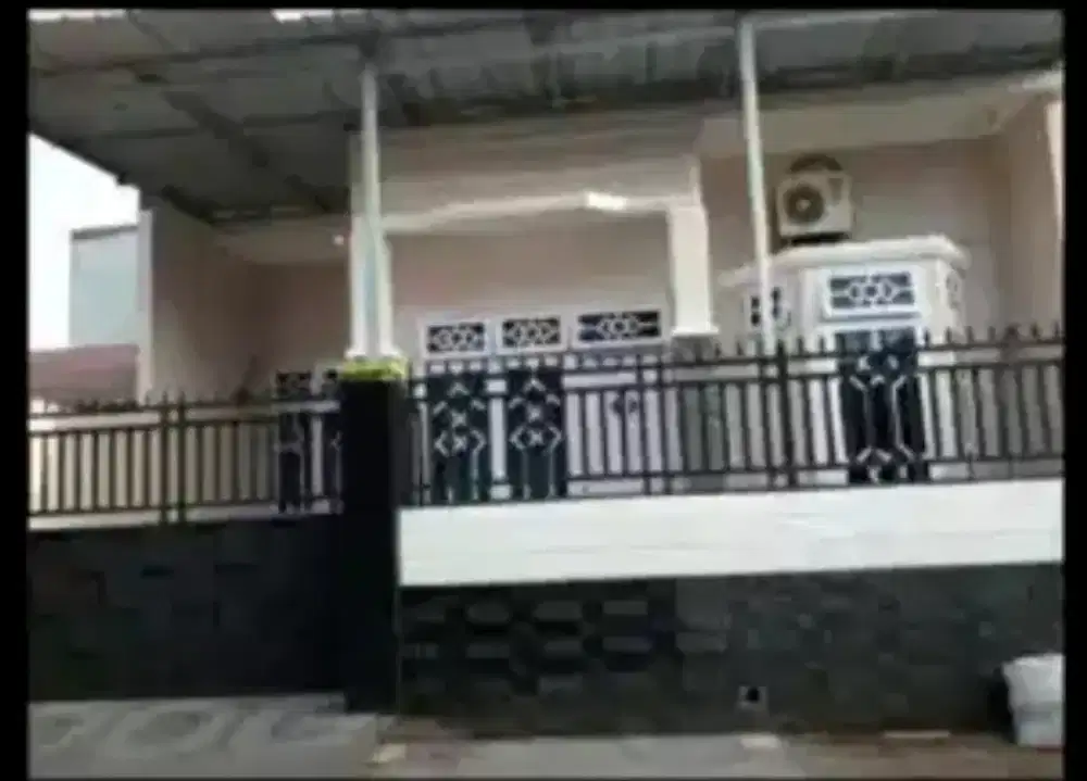 Disewakan Rumah Tinggal Lokasi Strategis,Bebas Banjir dijaga Security