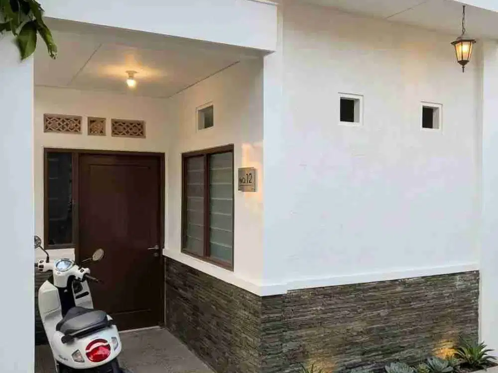 dijual rumah murah area  Graha Raya