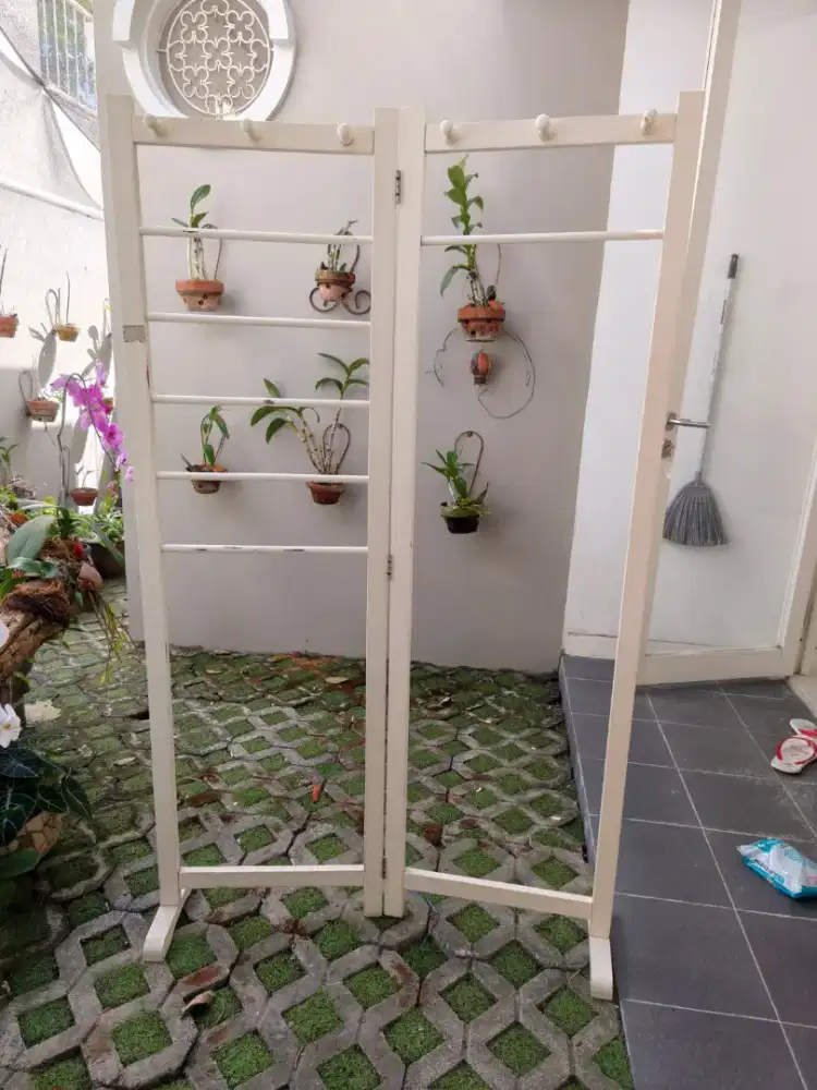 Rak tinggi putih