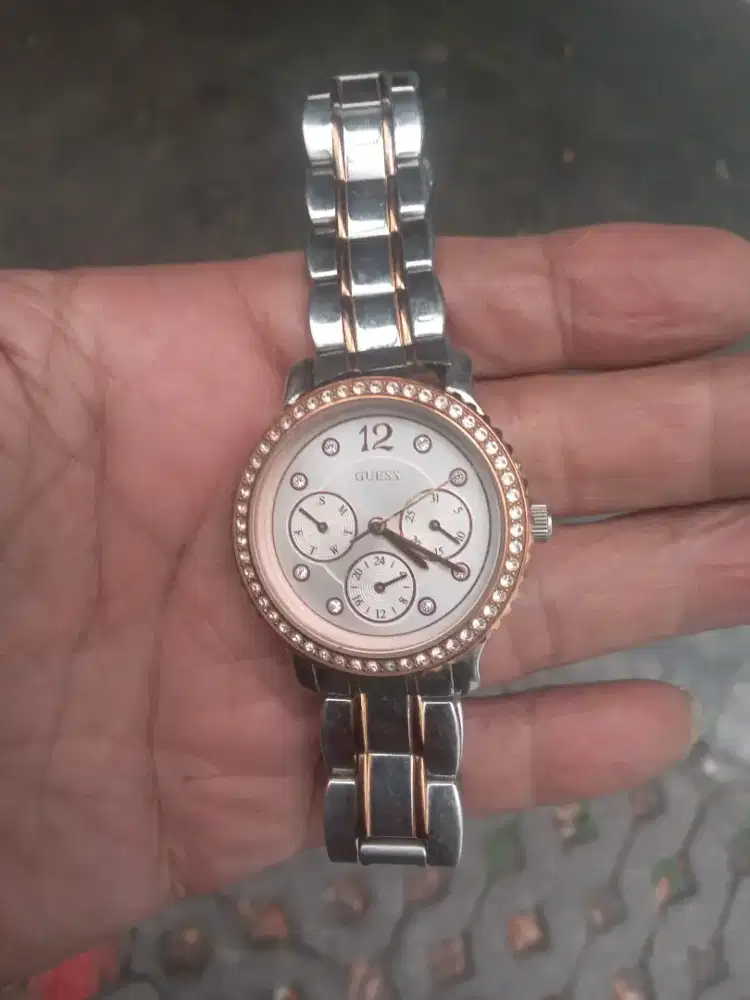 Jam Guess W0305L3 Pre Loved